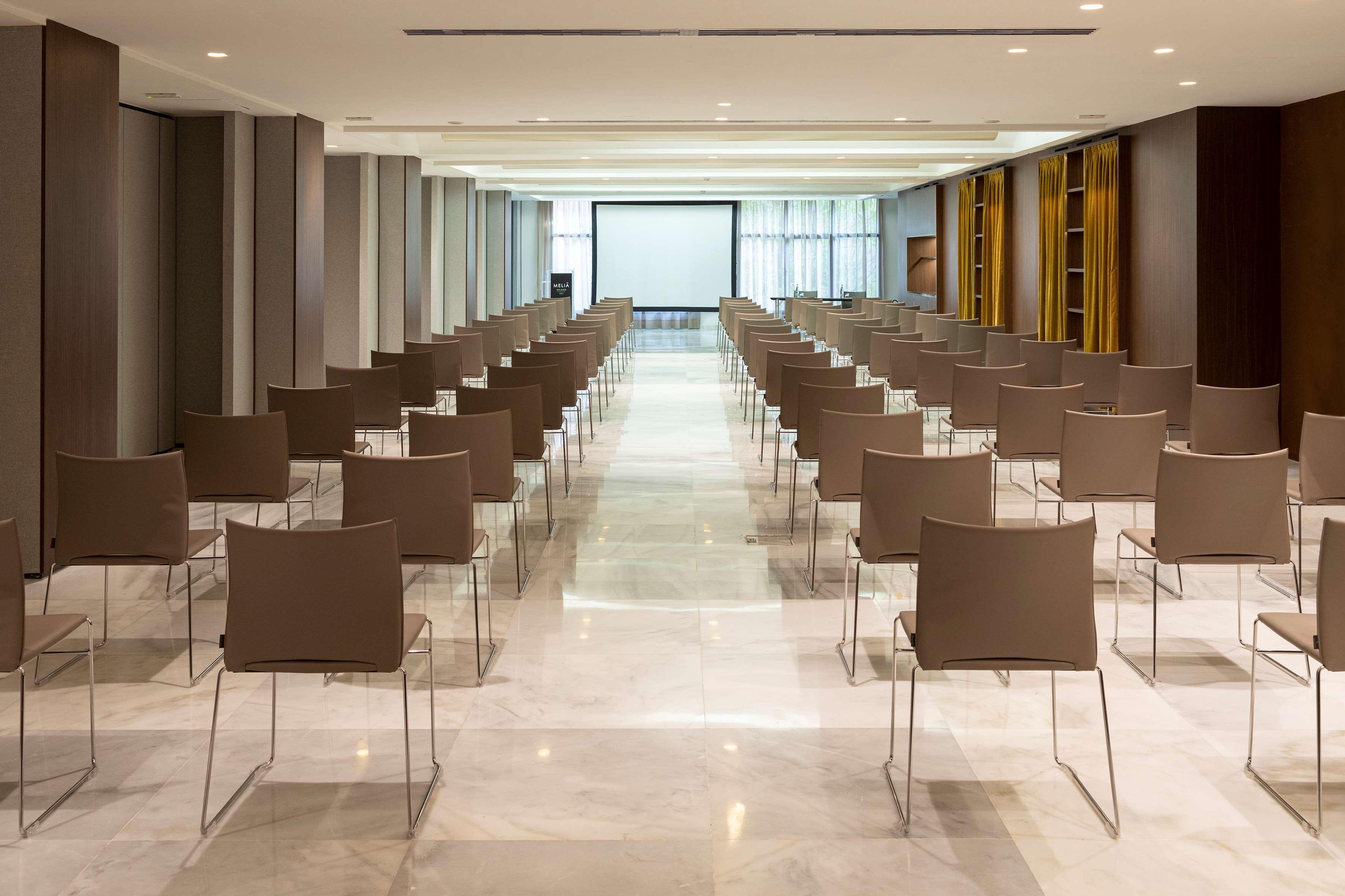 Melia Milano Hotel Exterior photo The Library