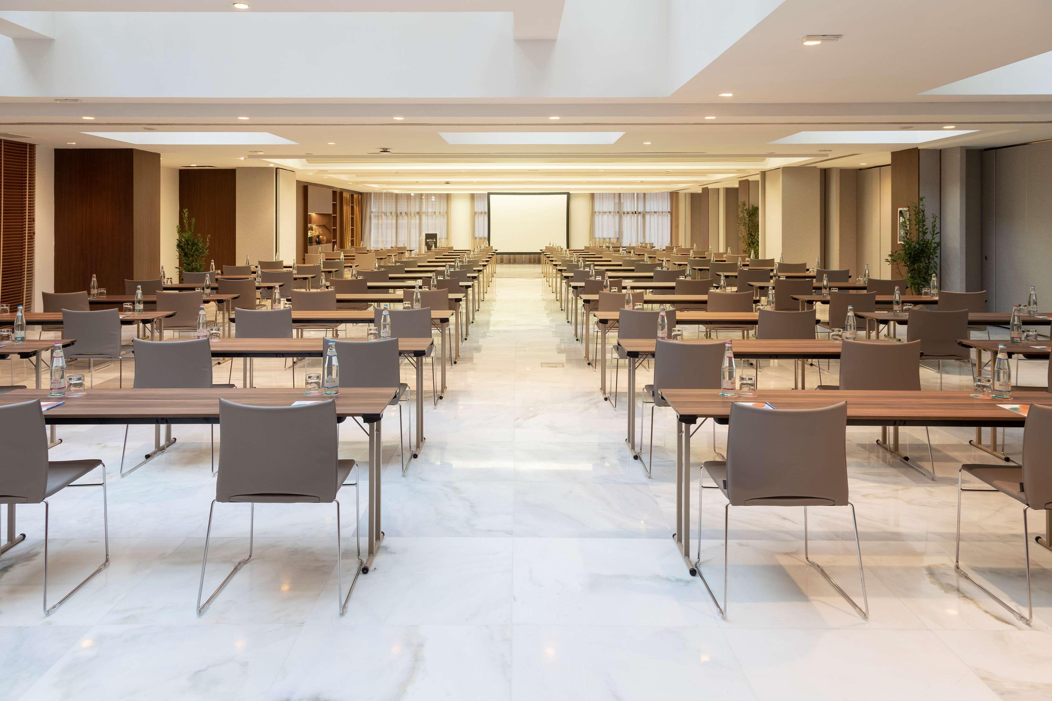 Melia Milano Hotel Exterior photo The main conference room