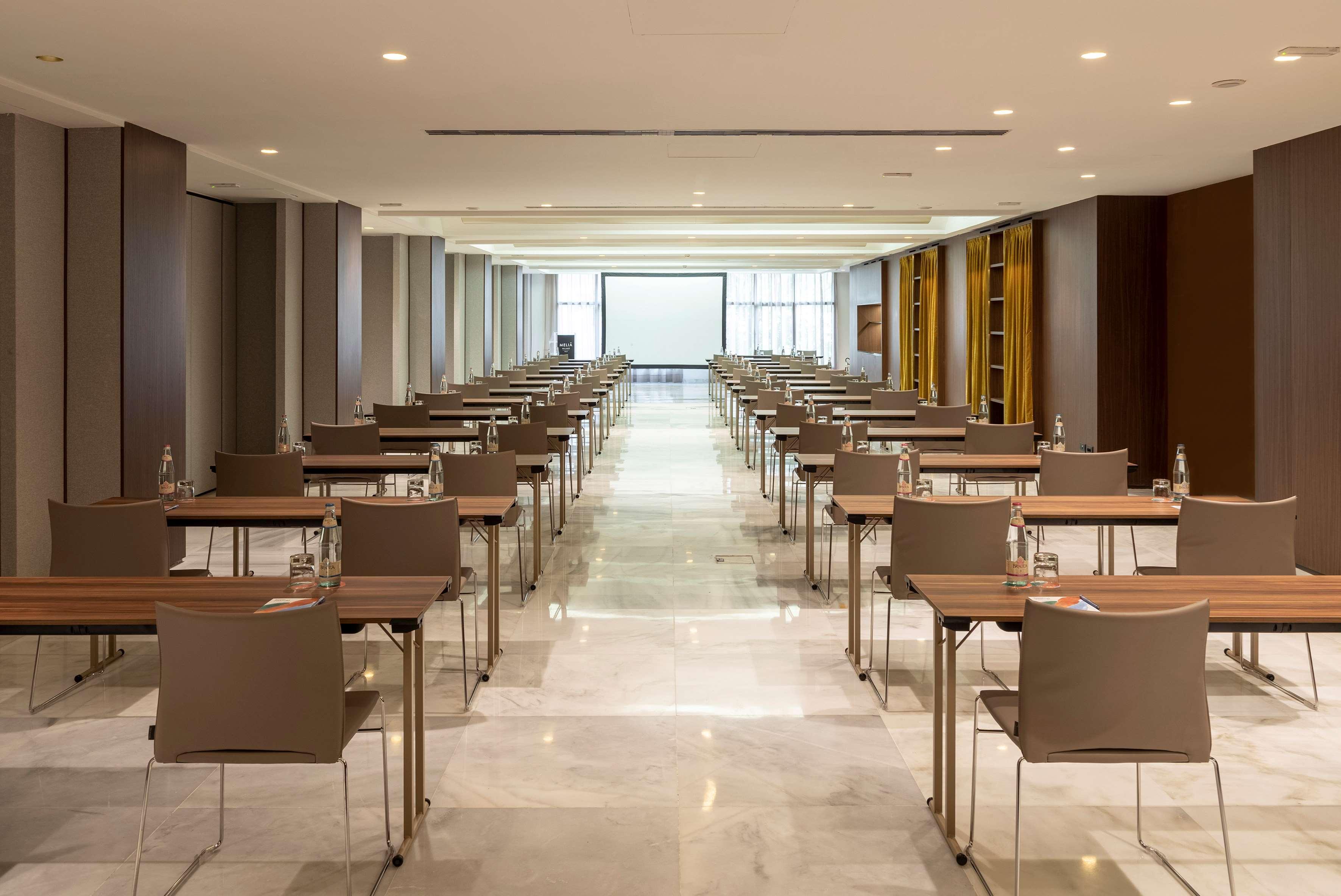 Melia Milano Hotel Exterior photo Meeting room